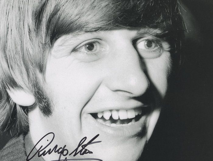 Lot 334: Ringo Starr signed photo