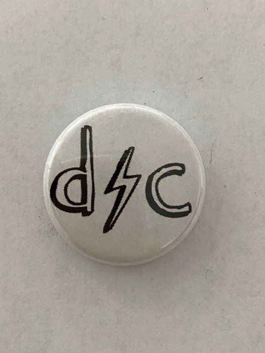 Lot 11: Dashboard Confessional vintage pin