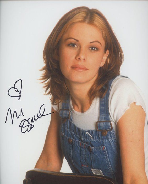 Lot 44: Baywatch Nicole Eggert signed photo