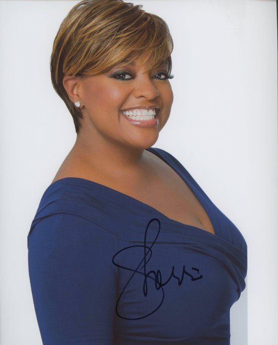 Lot 79: 30 Rock Sherri Shepherd signed photo