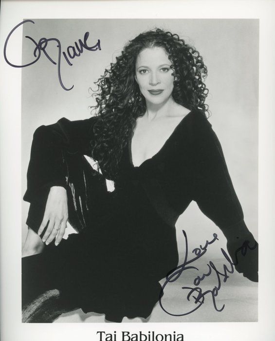 Lot 81: Olympian Tai Babilonia signed photo