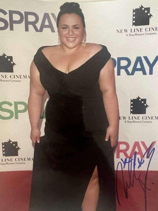 Lot 104: Hairspray Nikki Blonsky signed photo