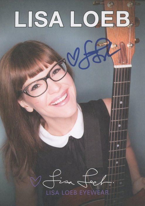 Lot 131: Musician Lisa Loeb signed photo