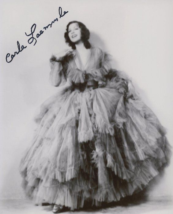 Lot 138: Dracula Carla Laemmle signed photo