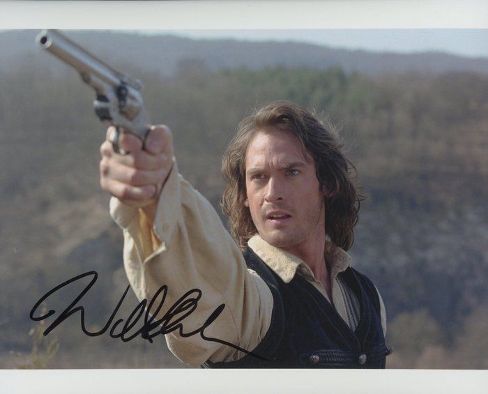 Lot 158: Van Helsing Will Kemp signed photo