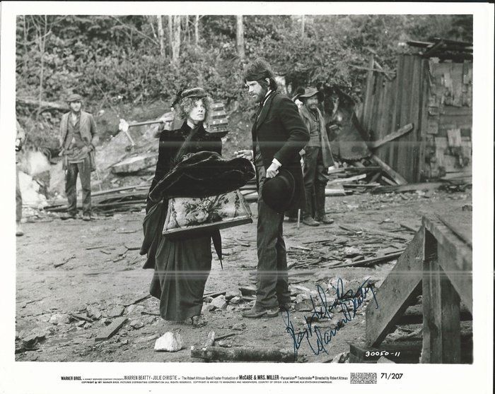 Lot 177: McCabe & Mrs. Miller Warren Beatty Signed Movie Photo