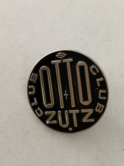 Lot 204: Club Otto Zutz vintage pin
