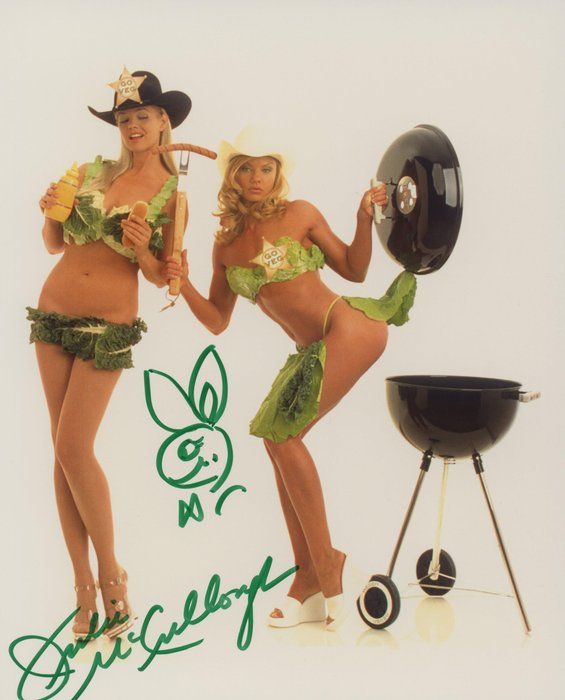 Lot 286: Growing Pains Julie McCullough signed photo