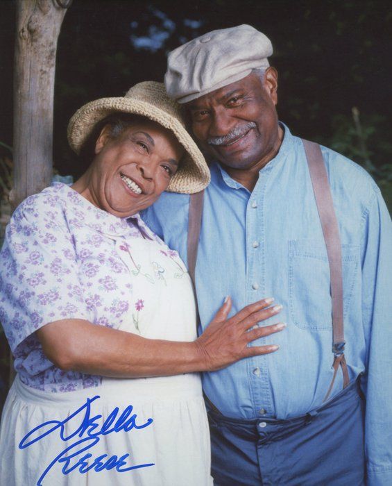 Lot 295: Touched by an Angel Della Reese signed photo