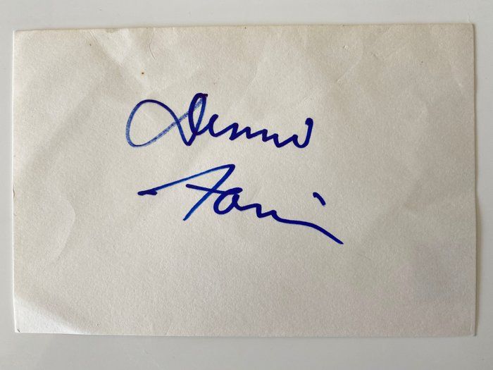 Lot 303: NYPD Blue Dennis Franz Signature Cut