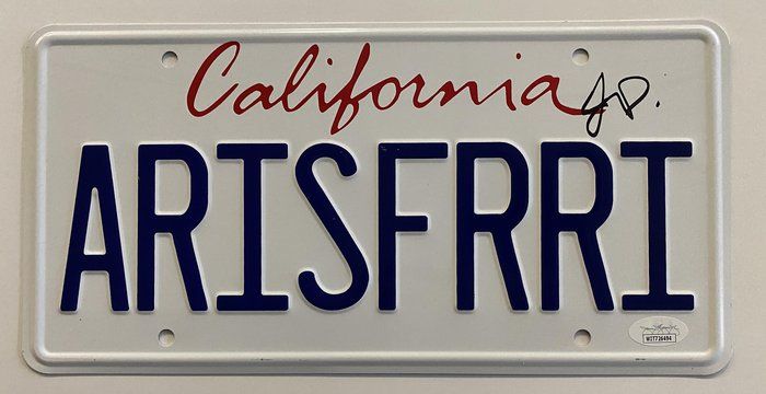 Lot 365: Entourage Jeremy Piven signed license plate- JSA