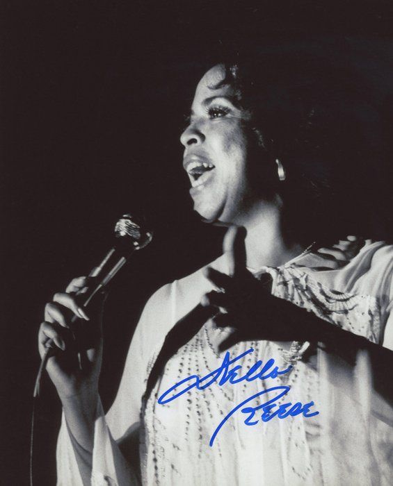 Lot 392: Touched by an Angel Della Reese signed photo