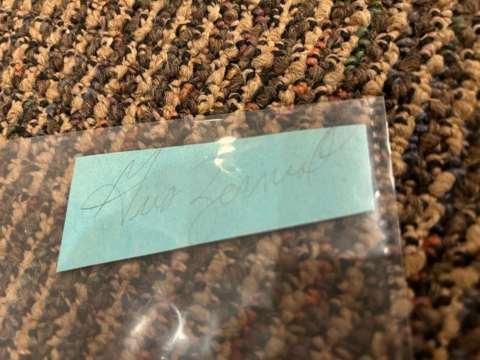 Lot 400: MLB Player Gus Zernial signature cut