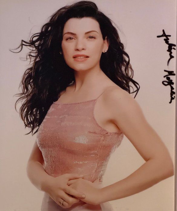 Lot 449: ER Julianna Margulies signed photo