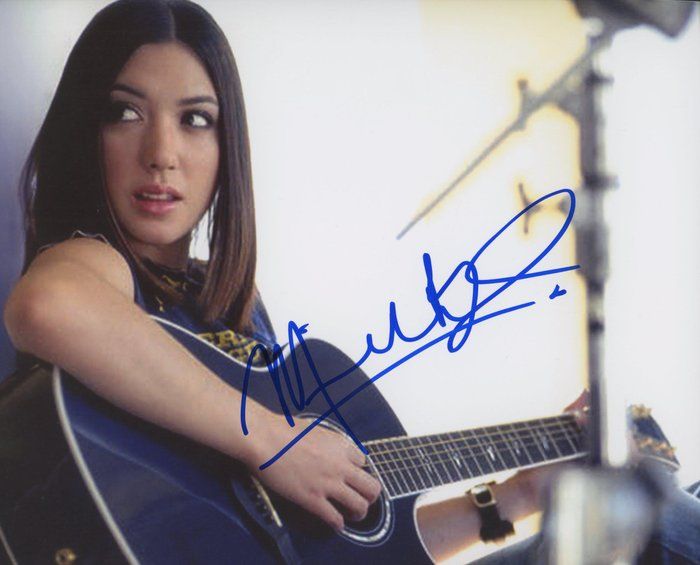 Lot 506: Grammy Award winner Michelle Branch signed photo