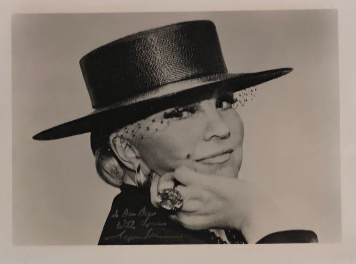 Lot 512: Singer and songwriter Peggy Lee signed photo
