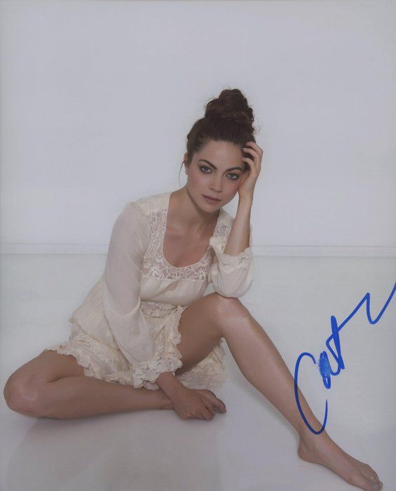 Lot 554: I, Tonya Caitlin Carver signed photo