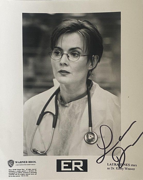 Lot 663: ER Laura Innes signed photo