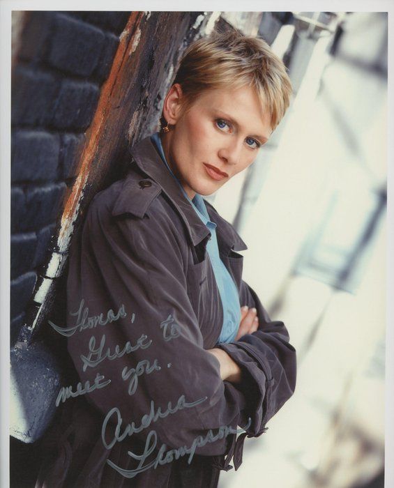 Lot 664: Babylon 5 Andrea Thompson signed photo