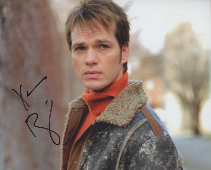 Lot 693: Queer as Folk Peter Paige signed photo