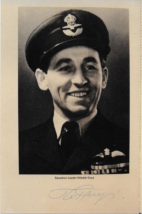 Lot 499: Sq. Ldr. Wladek Gnys Signed Photograph