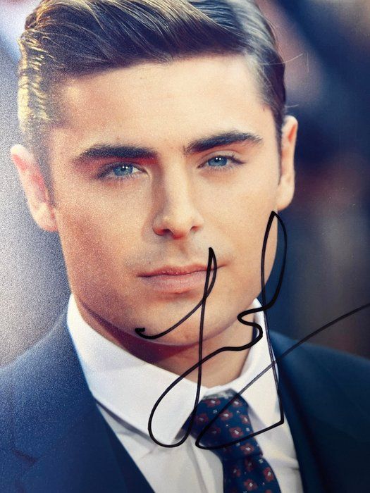 Lot 545: The Greatest Showman Zac Efron signed photo