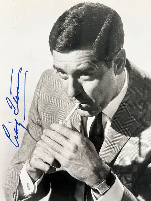 Lot 548: Gunn Craig Stevens signed photo
