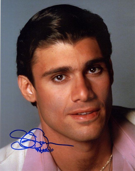 Lot 567: Scarface Steven Bauer Signed Photo