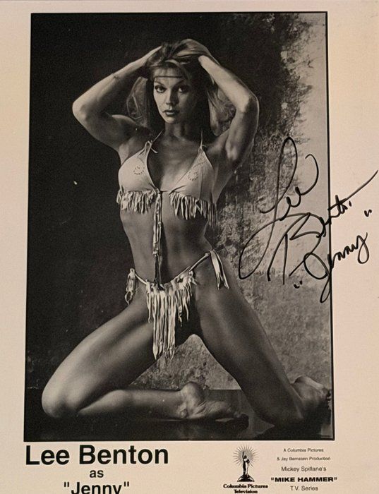 Lot 610: Mike Hammers Lee Benton signed photo