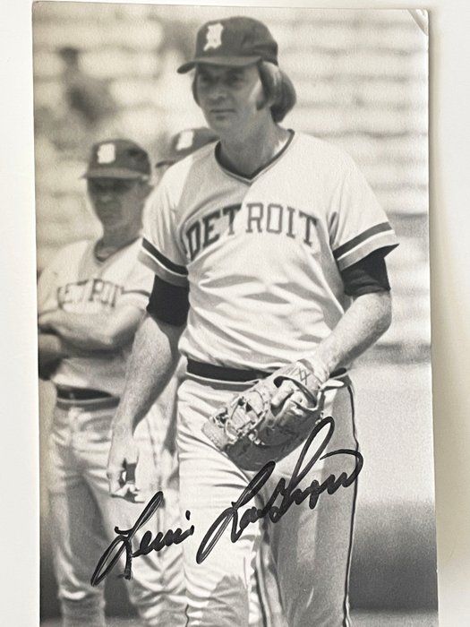 Lot 611: Detroit Tigers Lerrin Lagrow signed photo
