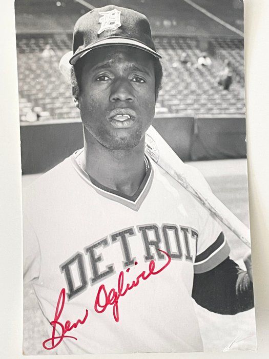 Lot 625: Detroit Tigers Ben Oglivie signed photo