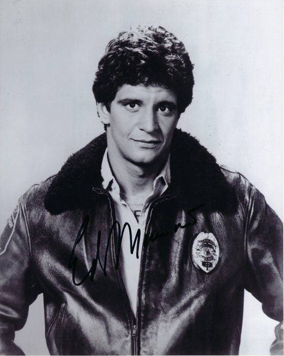 Lot 637: Hill Street Blues Ed Marinaro signed photo
