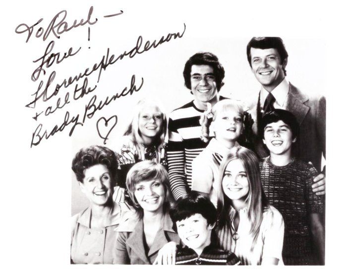Lot 642: The Brady Bunch Florence Henderson signed photo