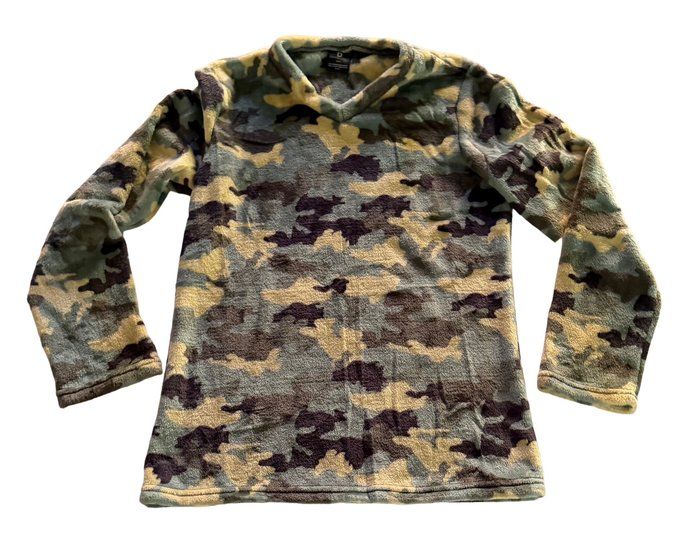 Lot 12: Womens Small soft camo pajama set. Long sleeve top with pants. New
