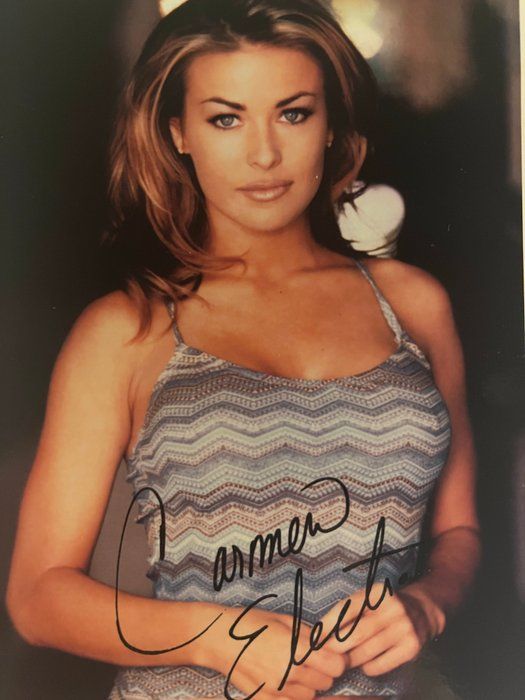 Lot 37: Carmen Electra facsimile signed photo. 5x7 inches
