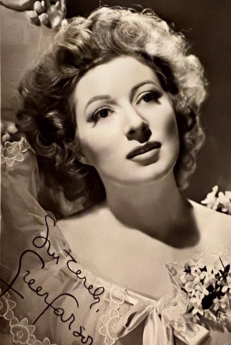Lot 90: Greer Garson facsimile signed photo. 3x5 inches