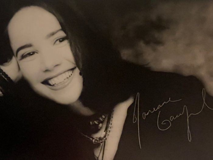 Lot 144: Janeane Garofalo facsimile signed photo. 5x7 inches