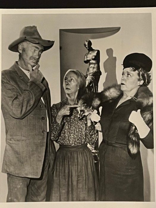 Lot 196: The Beverly Hillbillies Unsigned Photo