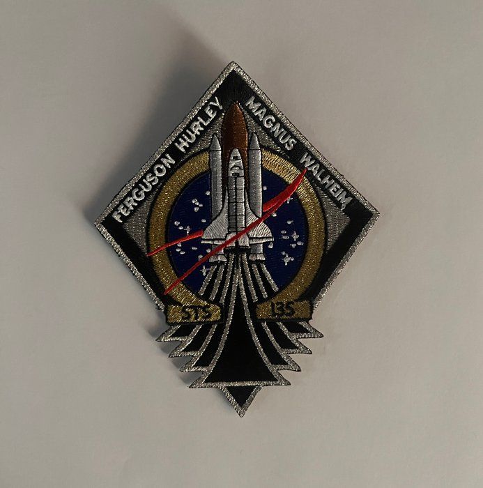 Lot 201: STS - 135 mission patch. 5x4 inches
