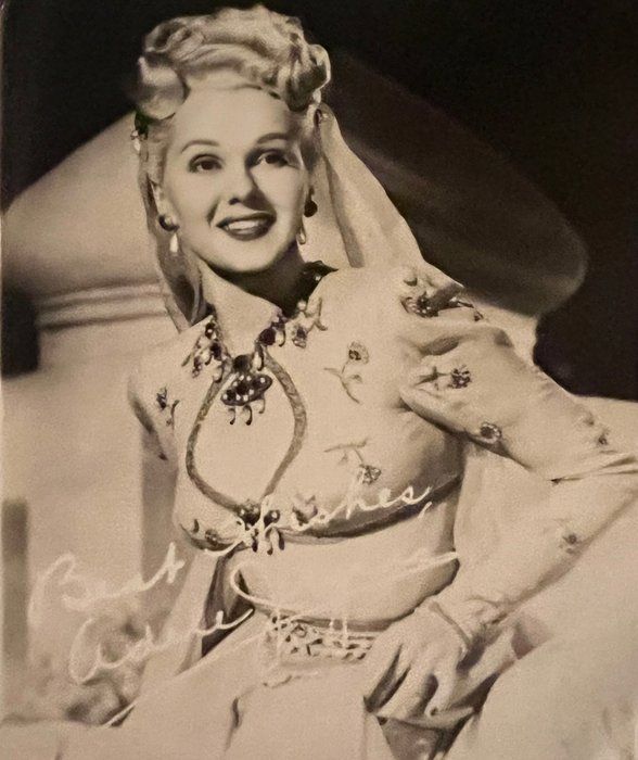 Lot 263: Adele Jergens facsimile signed photo. 3x5 inches
