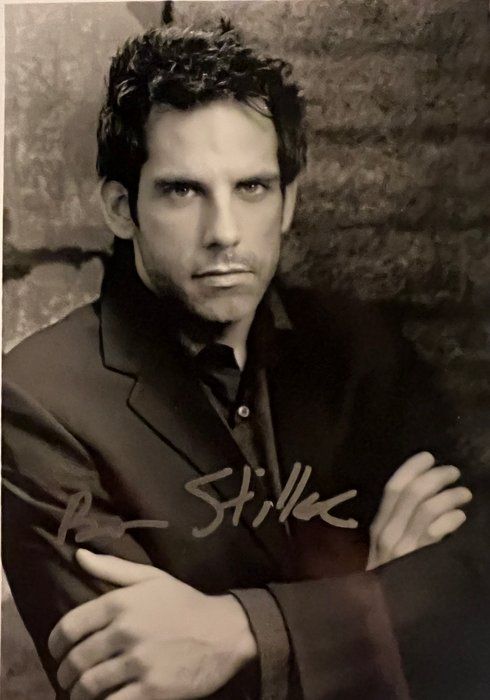 Lot 332: Ben Stiller facsimile signed photo. 5x7 inches