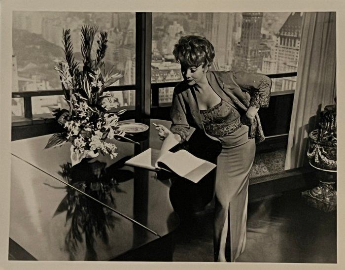 Lot 339: Vintage Lucille Ball Unsigned Photo