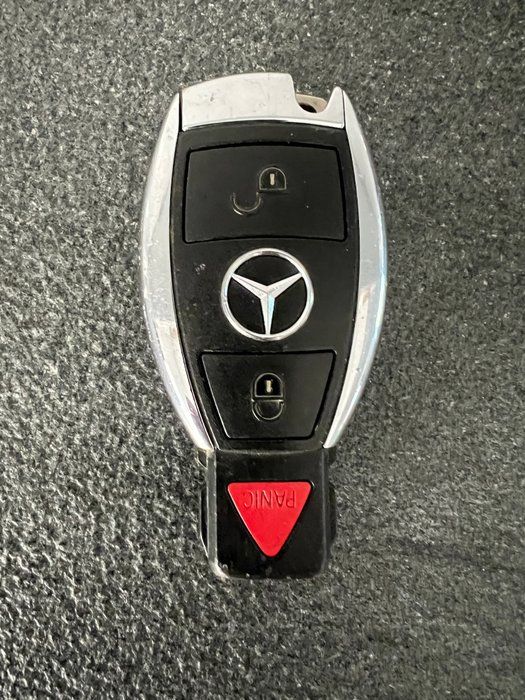 Lot 372: Used OEM Mercedes-Benz smart key fob