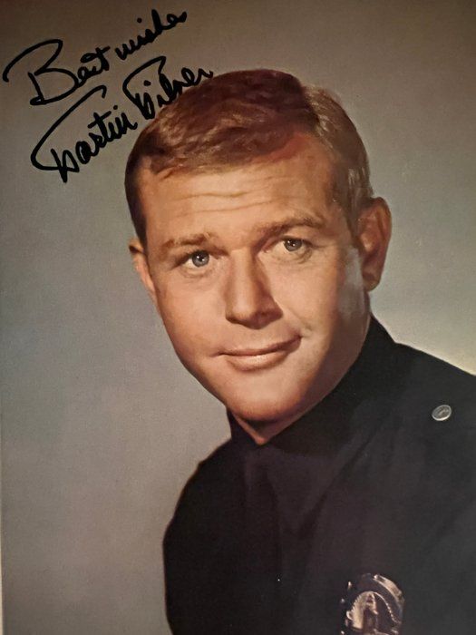 Lot 440: Martin Milner facsimile signed photo. 5x7 inches