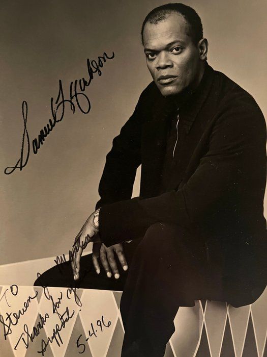 Lot 459: Samuel L. Jackson facsimile signed photo. 8x10 inches