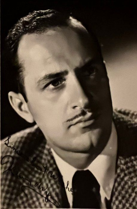 Lot 529: Keenan Wynn facsimile signed photo. 3x5 inches