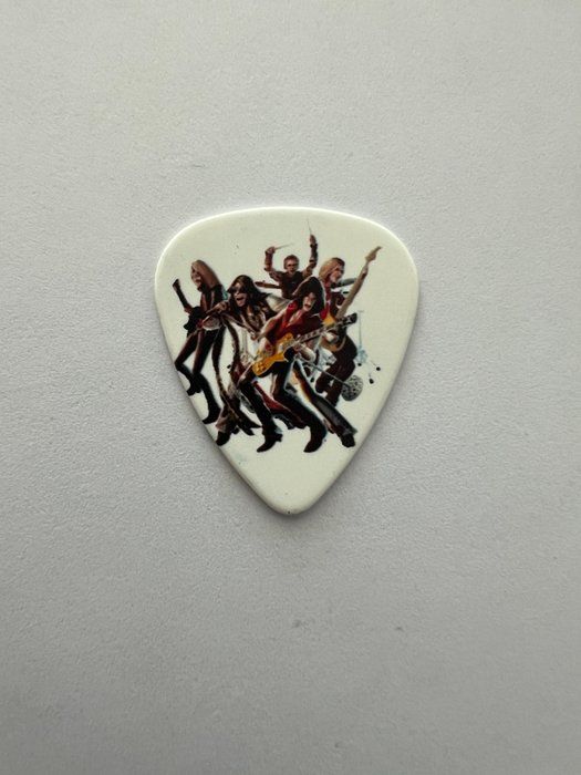 Lot 540: Aerosmith guitar pick