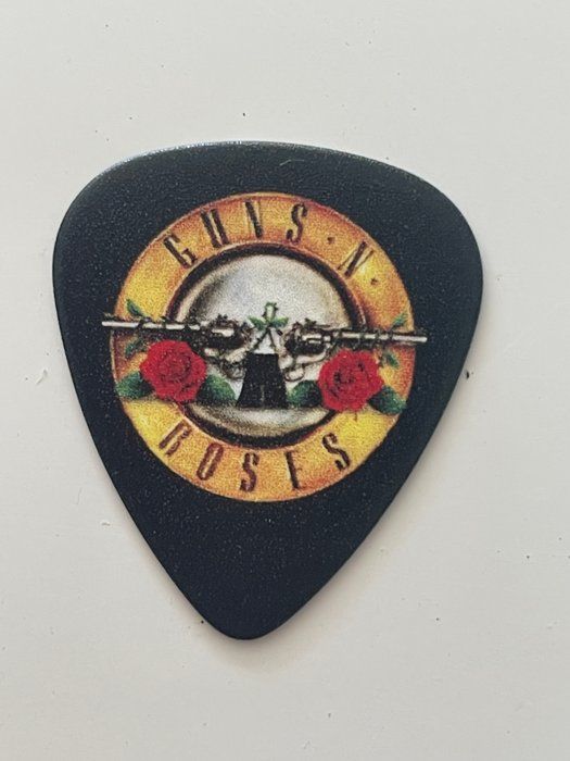 Lot 550: Guns N' Roses guitar pick