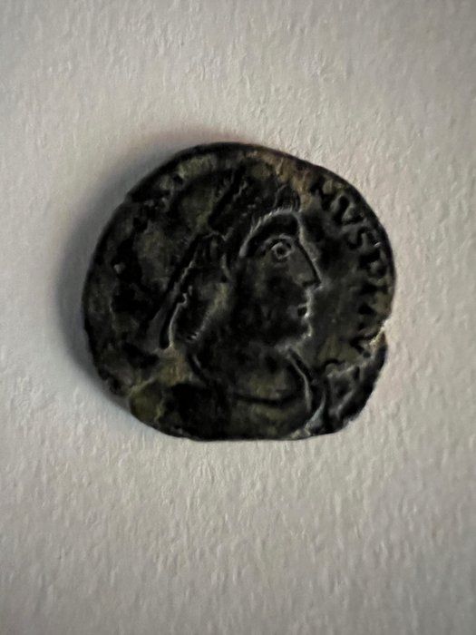 Lot 578: Bronze Roman coin circa 370 AD. 1 inch
