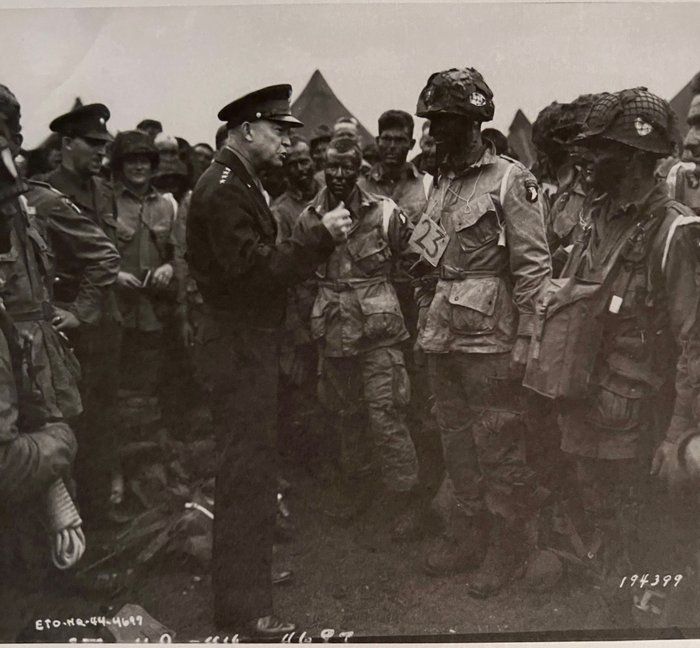 Lot 647: General Dwight D. Eisenhower photo. 6x8 inches